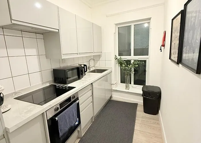 Wandsworth Guest Studio 64